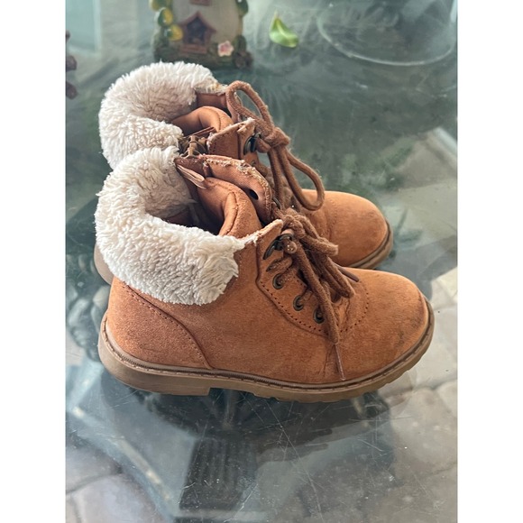 Baby Boy Boots Size 9 - Picture 2 of 11